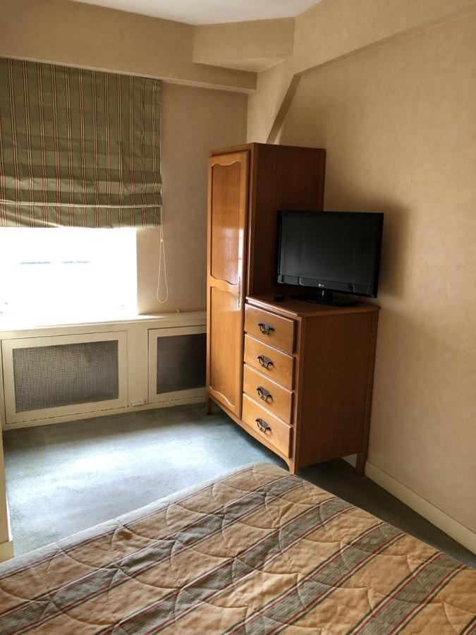Le Cabouillet Hotel แอลิ-อาดอม ภายนอก รูปภาพ