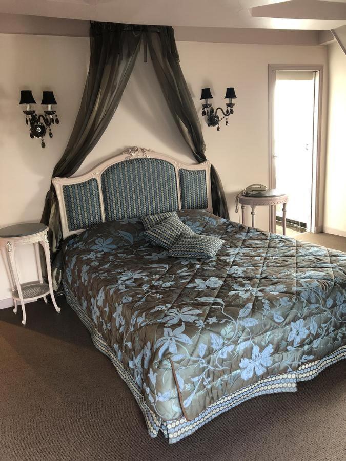 Le Cabouillet Hotel แอลิ-อาดอม ภายนอก รูปภาพ