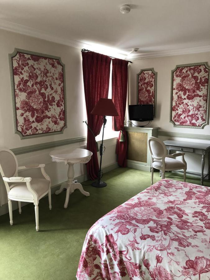 Le Cabouillet Hotel แอลิ-อาดอม ภายนอก รูปภาพ