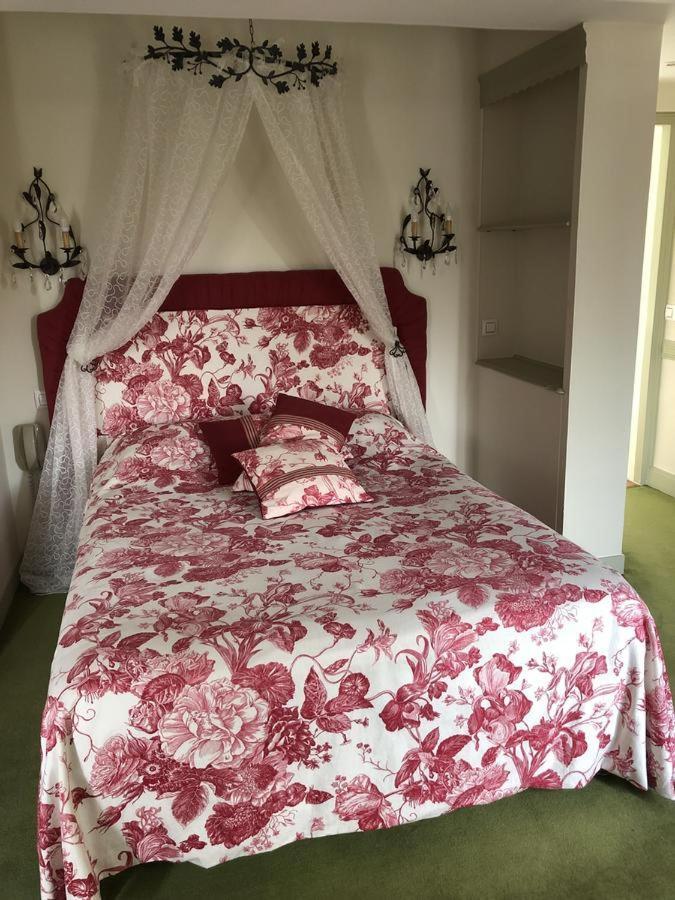 Le Cabouillet Hotel แอลิ-อาดอม ภายนอก รูปภาพ