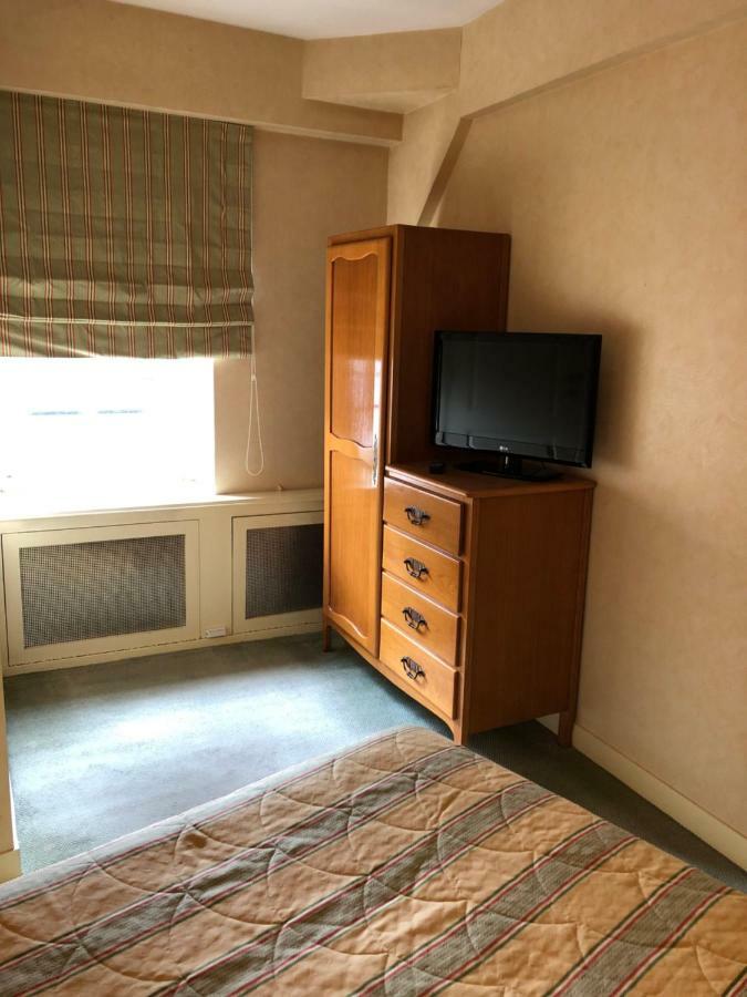 Le Cabouillet Hotel แอลิ-อาดอม ภายนอก รูปภาพ